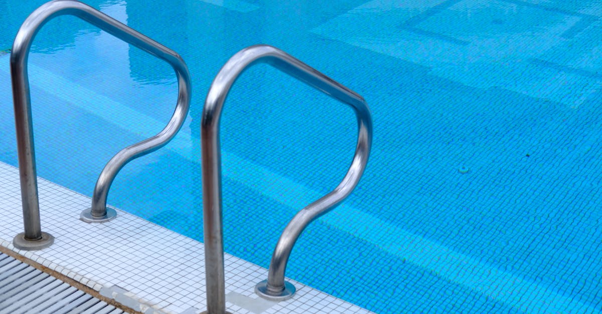 découvrez notre fixations pour liner de piscine, faciles à installer et assurant une étanchéité optimale pour votre bassin.
