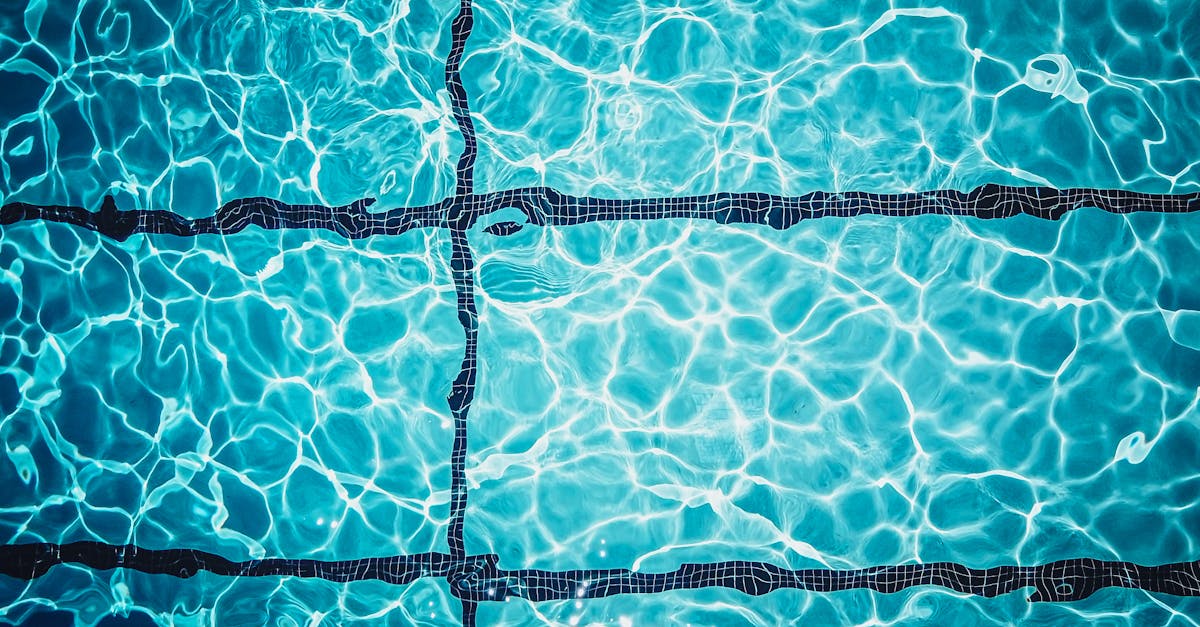 découvrez comment éliminer efficacement les plis de la bâche de piscine pour un rendu lisse et esthétique. conseils pratiques et astuces faciles à suivre.