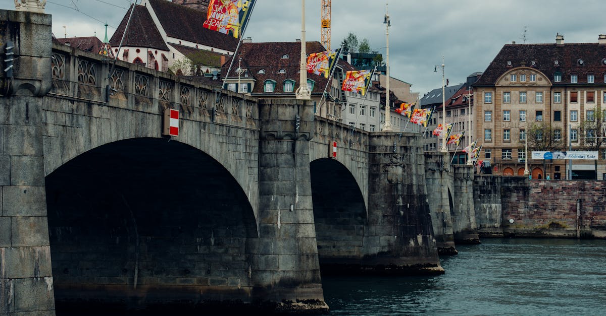 découvrez basel, une ville charmante au carrefour de l'europe, parfaite pour un voyage alliant culture, histoire et gastronomie.