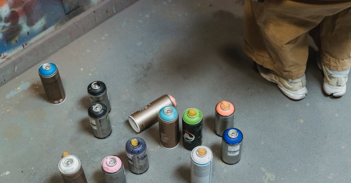 guide complet pour purger correctement une bombe de peinture en spray et éviter les obstructions.