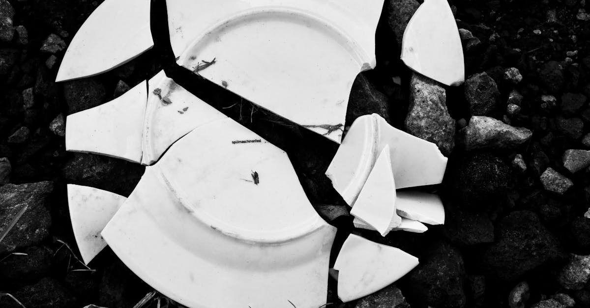 réparation de plaques de verre cassées : solutions rapides et efficaces pour restaurer votre vitre en toute sécurité.