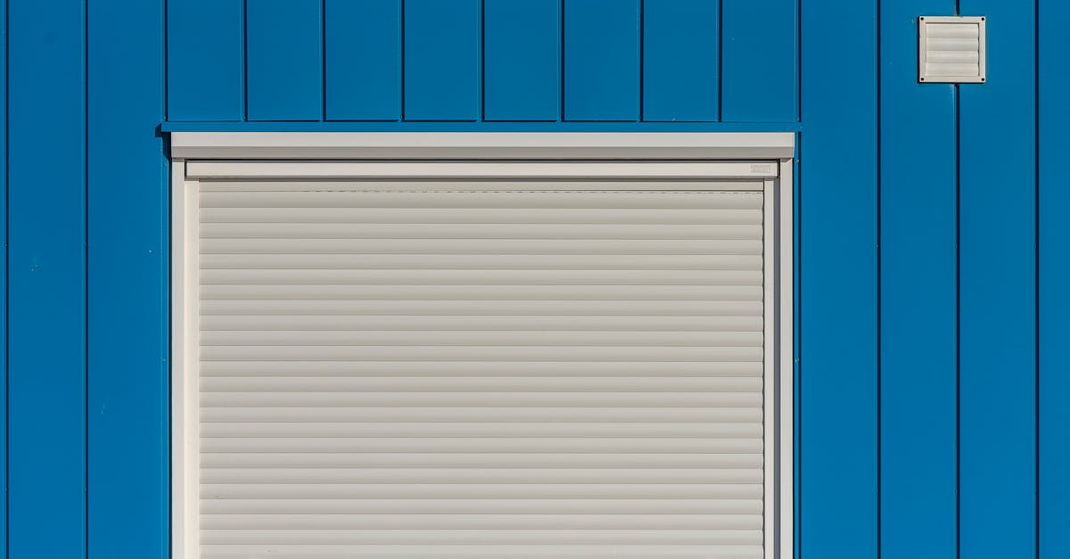 isolation de caisson de volet roulant : améliorez l'efficacité énergétique et le confort thermique de votre habitat grâce à une isolation performante et facile à installer.