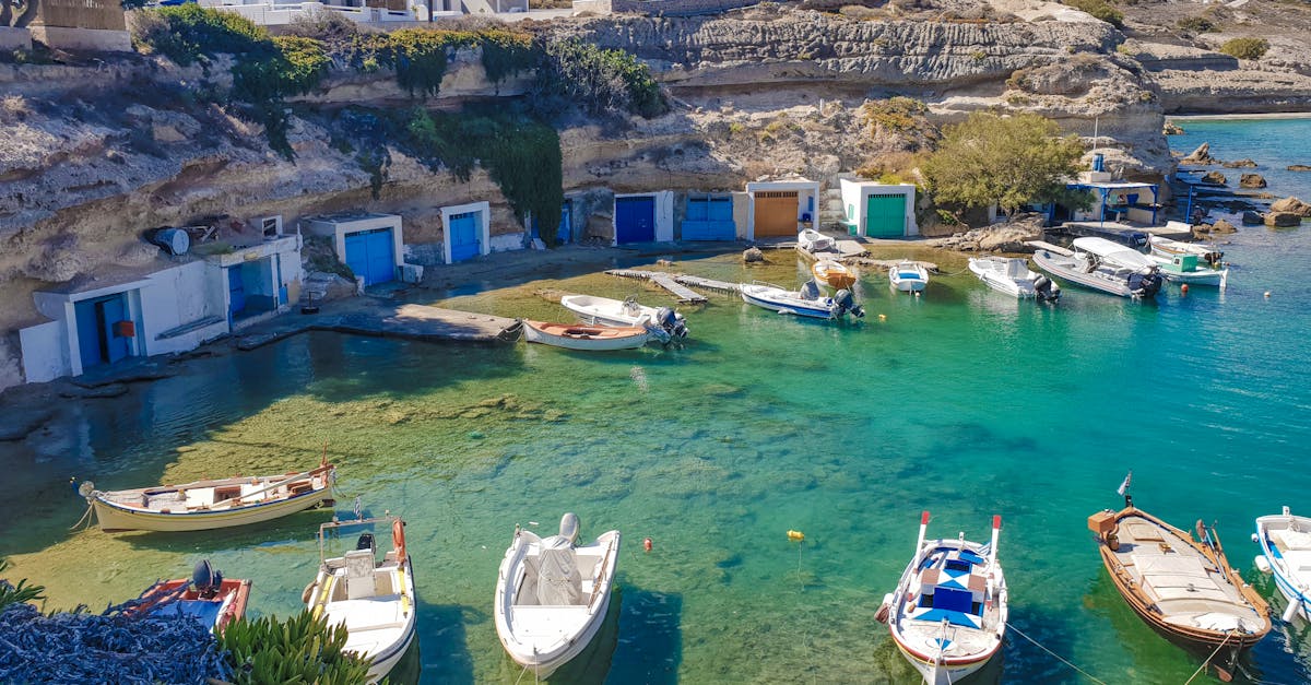 découvrez les meilleures activités à faire à milos : plages paradisiaques, sites historiques, sports nautiques et villages pittoresques pour un séjour inoubliable.